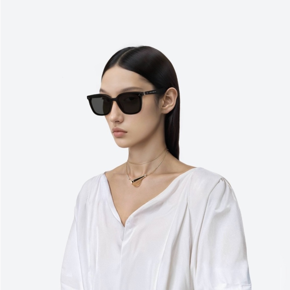 GENTLE MONSTER By Row black Sunglasses